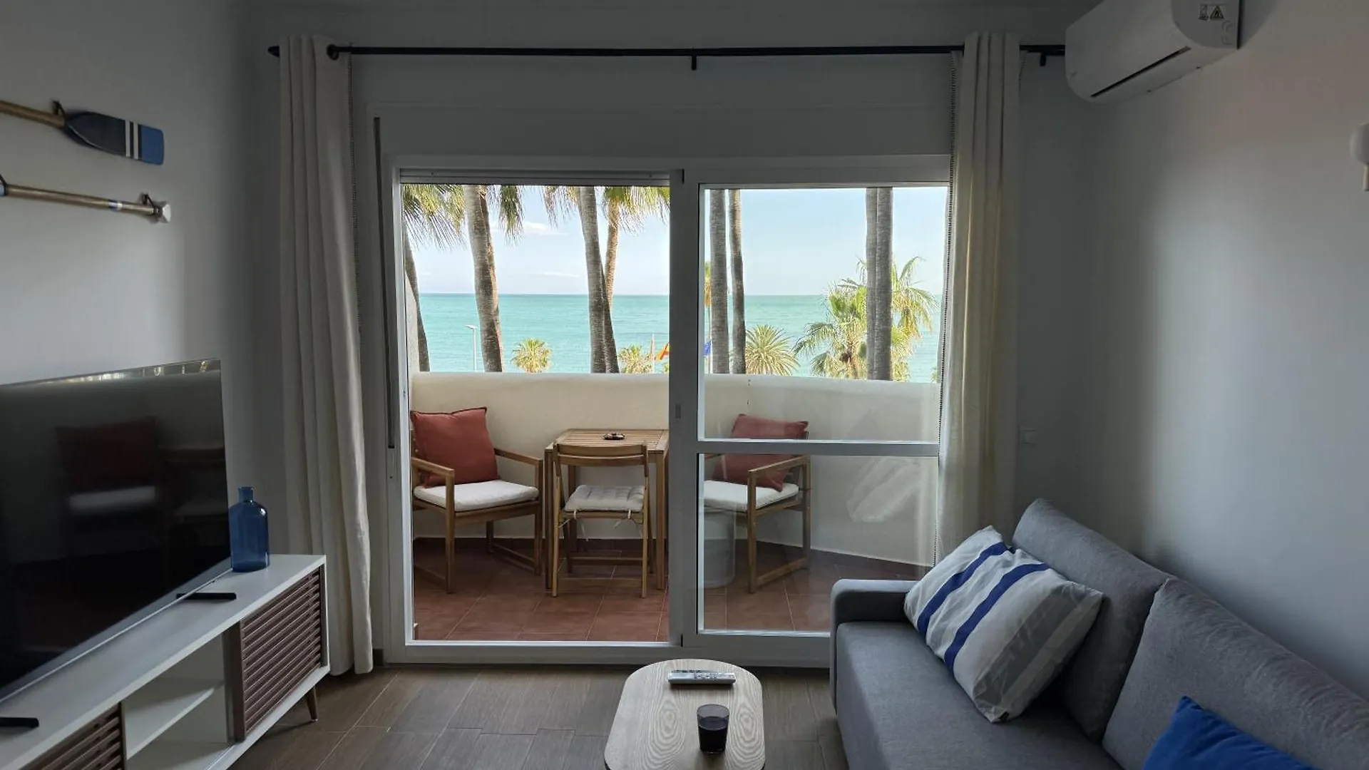 Apartment Benalbeach Con Vistas Al Mar Arroyo De La Miel Spain
